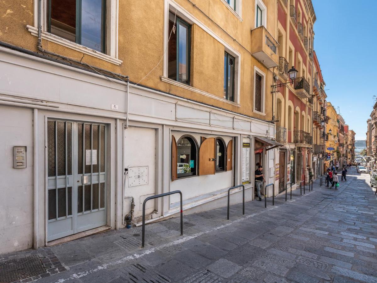 Casa Alla Marina Del Porto Di Cagliari Apartment Exterior photo